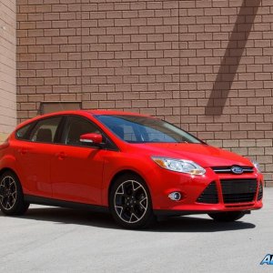 2012-ford-focus-se-photo-459377-s-986x603.jpg