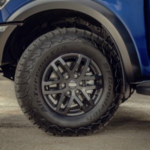 2018_FORD_RANGER_RAPTOR_WILDTRAK_Shot7_Alloy.jpg