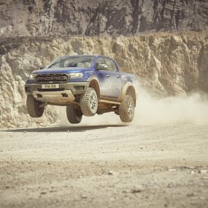 2018_FORD_RANGER_RAPTOR_WILDTRAK_Shot9_34FrontDynamic_Jump_01.jpg